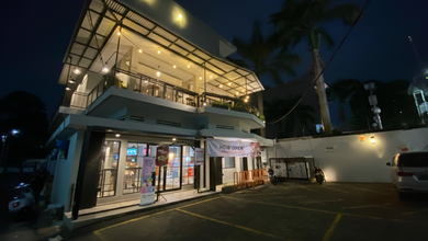 Bangunan Komersil 3 Lantai Jalan Utama Ramai Salemba Raya, Jakarta Pusat