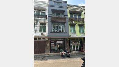 Dijual Ruko 3 Lantai Tol Boulevard, Bsd, Tangerang Selatan