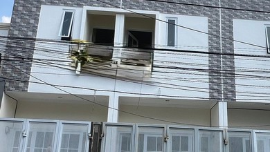 Yuk Segera Dikepoin, Ada Ruko Baru dan Bagus, Siap Huni  SHM di Srengseng, Kebon Jeruk - Jakarta Barat.