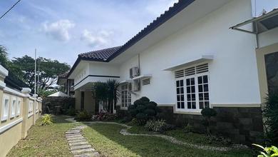 Kesempatan Eksklusif, rumah Mewah di Medan Selayang, Medan, LB 200m²