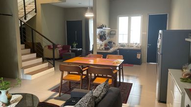 Kesempatan Rumah di Cibubur, Depok, LB 240m², Harga 1,9 Miliar