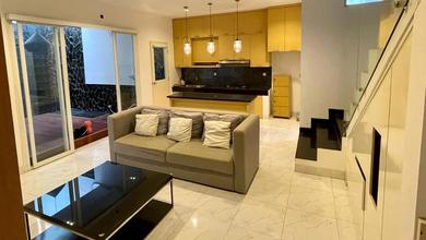 Penawaran Langka, rumah Mewah di Rawamangun, Jakarta Timur, LB 200m²