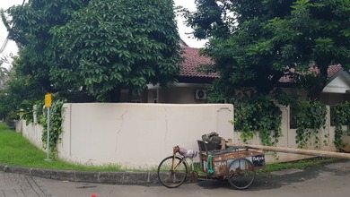 Rumah Mewah di Villa Melati Mas, Tangerang Selatan, 6 KT, LT 480m²