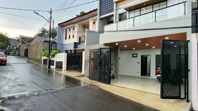 Rumah Area Luxury Cilandak, Jakarta Selatan - Harga Menarik 4,95 Miliar