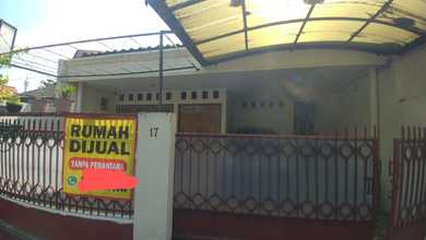 Dijual rumah Eksklusif di Mampang Prapatan, Jakarta Selatan - LT 215m²