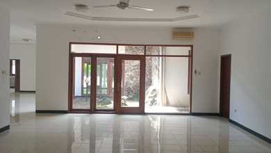 Kesempatan Langka, rumah Prestisius di Kemang, Jakarta Selatan, LB 500m²