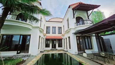 Rumah Strategis untuk Disewakan di Pantai Mutiara, Jakarta Utara, Harga 1,25 Miliar /tahun