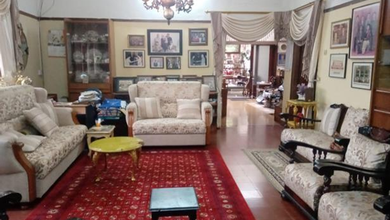 Rumah Elegan di Cipedes, Bandung, 7 Kamar Tidur, LT 1044m²