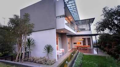 Rumah Prestisius di Kawasan Dago, Bandung, LB 221m², Harga 7 Miliar