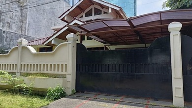 Hunian Elegan di Setiabudi, Jakarta Selatan, 3 KT, LT 550m²
