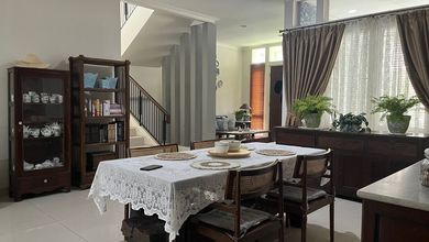 Hunian Elegan di Kota Wisata, Bogor, 3 Kamar Tidur, LT 240m²