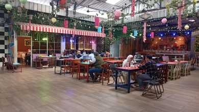 Ruangusaha Disewakan di Depan Stasiun Jatinegara Jakarta