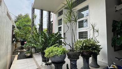 Hunian Elite di Kawasan Pulomas, Jakarta Timur, LB 379m², Harga 7,5 Miliar