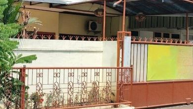 Jual Rumah Strategis di Taman Kota, Jakarta Barat - LT 160m²