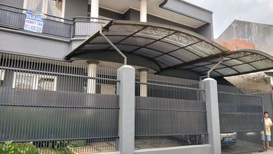 Rumah Elegan di Kebayoran Lama, Jakarta Selatan, 6 KT, LT 264m²