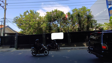 Rumah Elite di Kawasan Waru, Sidoarjo, LB 870m², Harga 28 Miliar