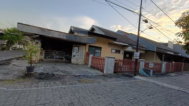 Kesempatan Rumah di Pondok Tjandra, Sidoarjo, LB 238m², Harga 1,95 Miliar