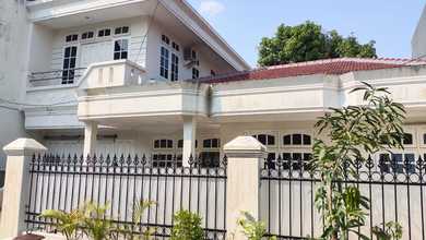 Properti Siap Pakai di Kawasan Tenggilis Mejoyo, Surabaya, LT 236m²