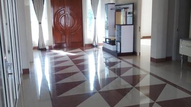 Rumah Area Luxury Manyar, Surabaya - Harga Terbaik 5,2 Miliar