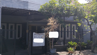 Kesempatan Rumah di Pondok Tjandra, Sidoarjo, LB 270m², Harga 1,5 Miliar