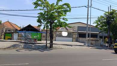 Rumah Area Premium Taman, Sidoarjo - Harga Menarik 16 Miliar