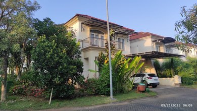 Hunian Prestisius di Kawasan Lidah Wetan, Surabaya, LB 298m², Harga 4,5 Miliar