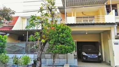 Rumah Dijual di Rungkut, Surabaya, LB 300m², Harga Kompetitif!