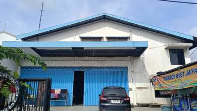 Disewakan Gudang Siap Pakai Langsung Menghadap Jalan Raya Kalimas Barat, Dekat Perak