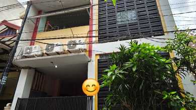 Jual Rumah Strategis di Semolowaru, Surabaya - LT 90m²