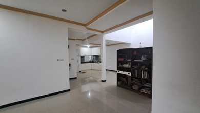 Rumah Dijual di Pondok Tjandra, Sidoarjo, LB 120m², Harga Kompetitif!