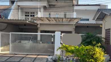 Jual Rumah Nyaman di Tenggilis Mejoyo, Surabaya - LT 200m²