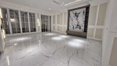 Hunian Elegan di Meruya, Jakarta Barat, 4 KT, LT 200m²