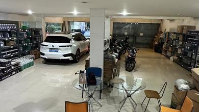 Dijual/ Disewa Ruko (2 Ruko) Pinggir Jalan Area Ramai 3 Lantai di Bsd