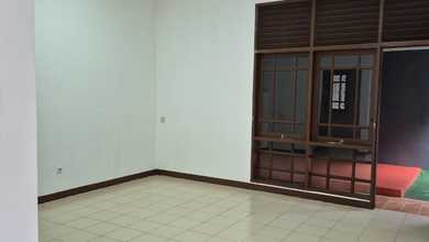 Rumah Minimalis Disewakan di Villa Melati Mas, Tangerang Selatan, Harga Ekonomis