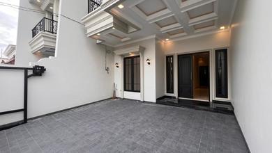 Hunian Mewah di Cempaka Putih, Jakarta Pusat, 4 Kamar Tidur, LT 115m²