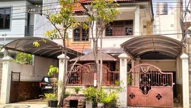 For Sale rumah Mewah di Wiyung, Surabaya - LT 250m²