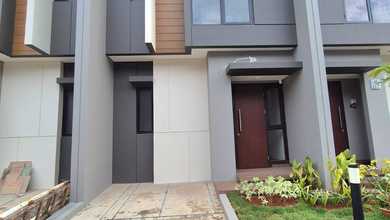 Disewakan Rumah Terjangkau di Summarecon Crown Gading, Bekasi, LT 55m²