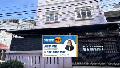 Rumah Elegan di Jelambar, Jakarta Barat, 4 KT, LT 153m²