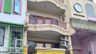 Rumah Prestisius di Kawasan Jelambar, Jakarta Barat, LB 320m², Harga 7,5 Miliar
