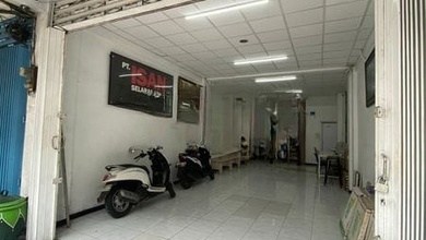 Ready to Use Ruko Usaha di Manyar Surabaya dengan Luas Bangunan 270m2