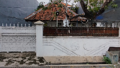 Rumah Mewah di Kenjeran, Surabaya, 3 KT, LT 376m²