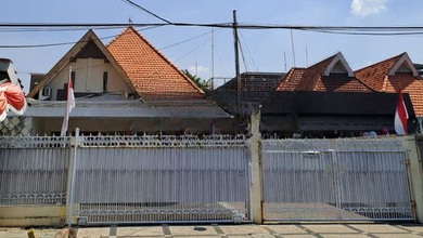 Rumah Klasik Area Darmo Dinoyo Surabaya Pusat