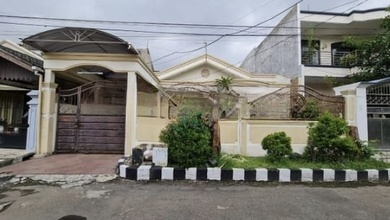 Rumah Mewah Luas 330 m2, di Manyar, Surabaya