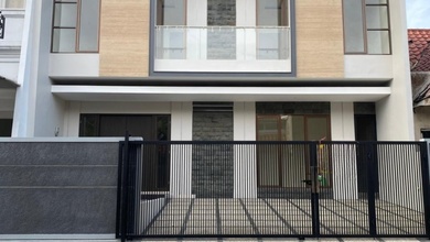 Penawaran Langka, rumah Mewah di Citraland, Surabaya, LB 230m²
