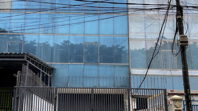 Ruko SHM Pinggir Jalan Strategis Cocok Jadi Kantor