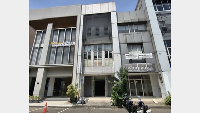 Disewakan Ruko 3,5 Lantai Strategis di Jalan Utama Alam Sutera