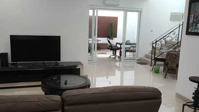 Rumah Elite di Kawasan Modernland, Tangerang, LB 180m², Harga 4,3 Miliar