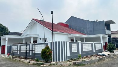 Rumah Elite di Kawasan Taman Royal, Tangerang, LB 160m², Harga 2,75 Miliar