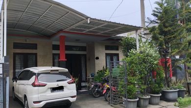 Rumah Dijual di Galaxy, Bekasi, LB 200m², Harga Kompetitif!