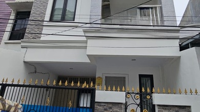 Rumah Dijual di Teluk Gong, Jakarta Utara, LB 200m², Harga Kompetitif!